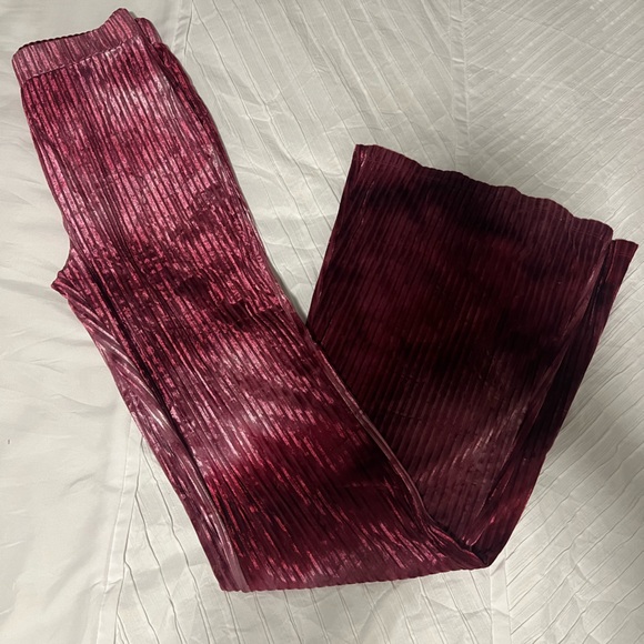 Metallic Pink Flared Stretchy Leggings - Picture 3 of 3